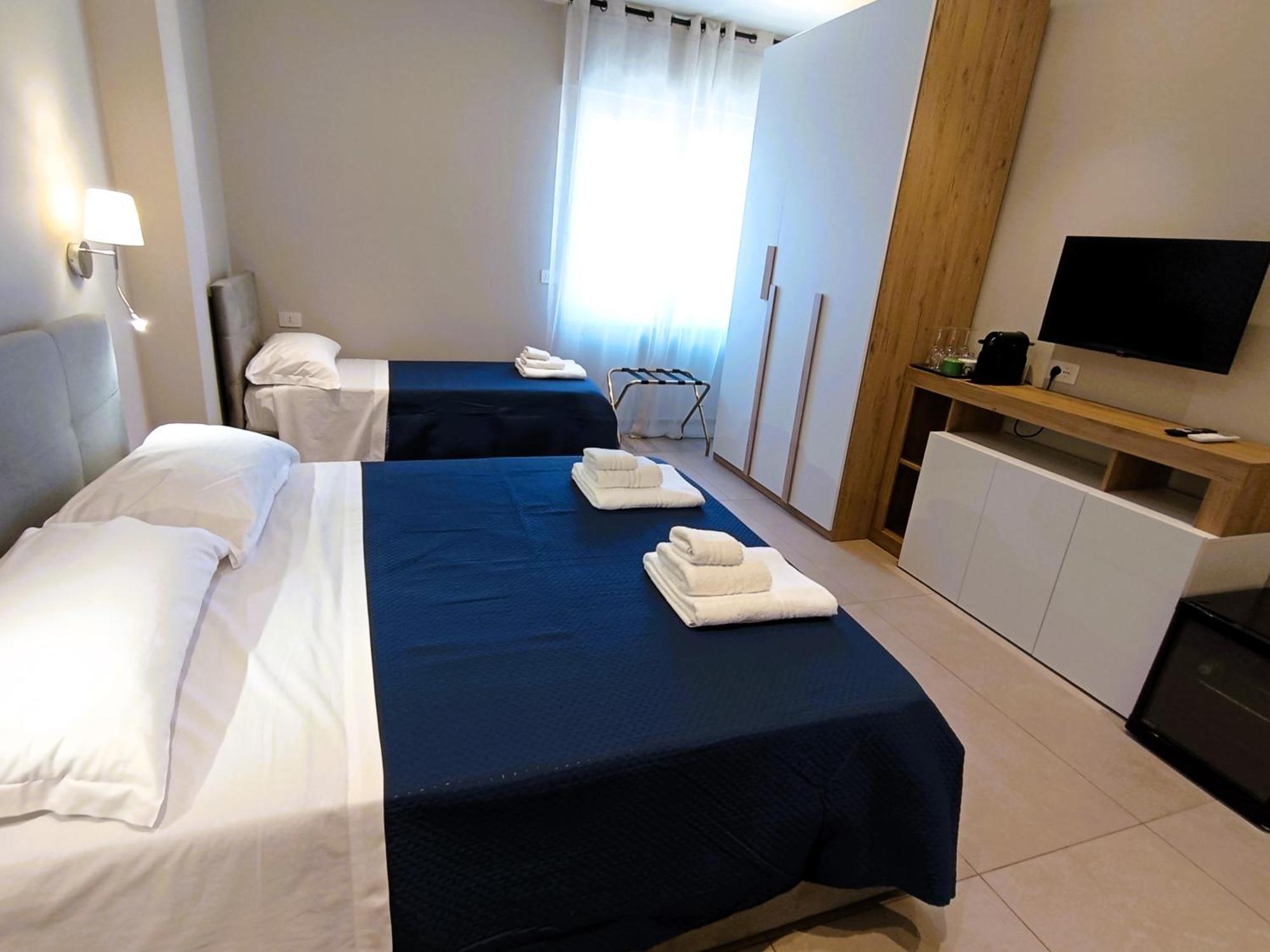 Mile Rooms Bari Buitenkant foto